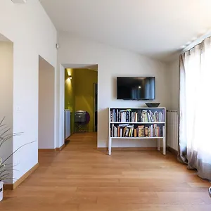  Apartment Contempora - Fiori Chiari 26 Italy